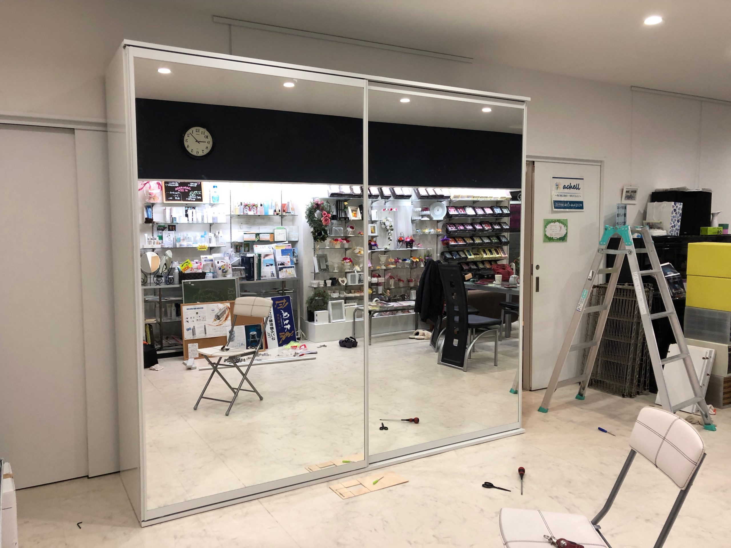 サロンに棚追加