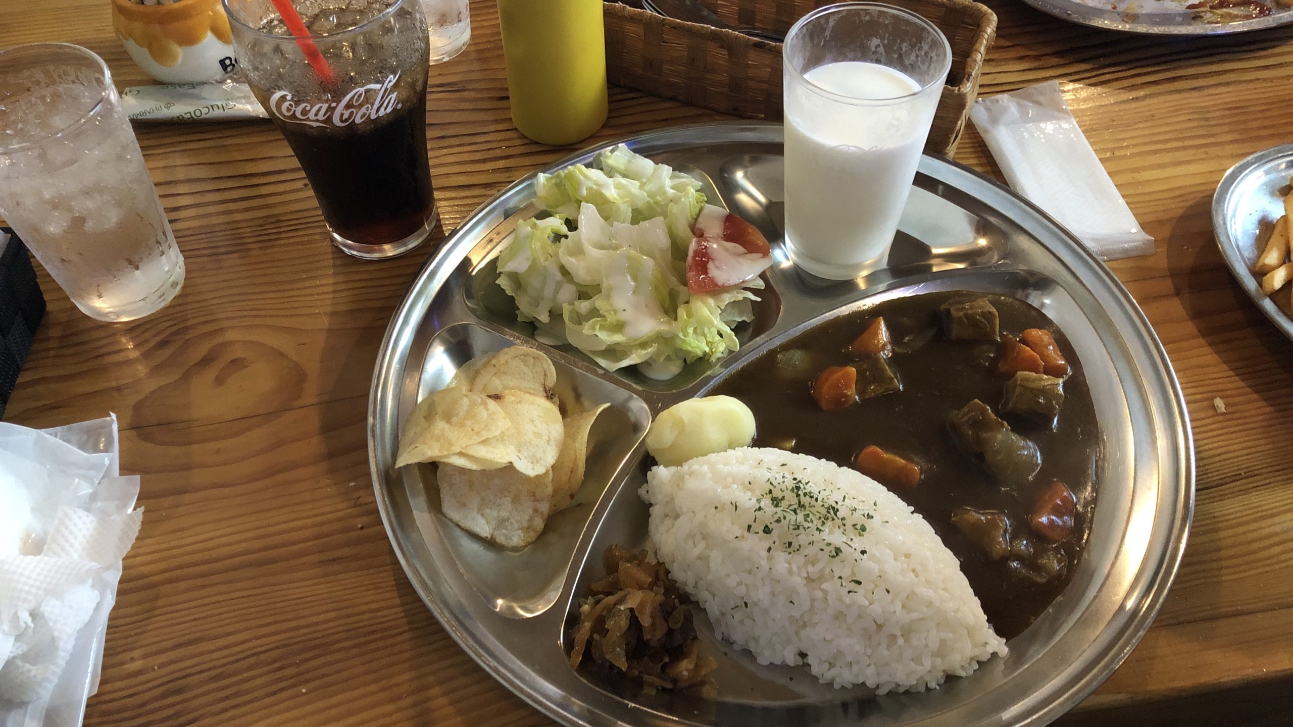 昨日は横須賀出張 お昼は海軍カレー食べた。
